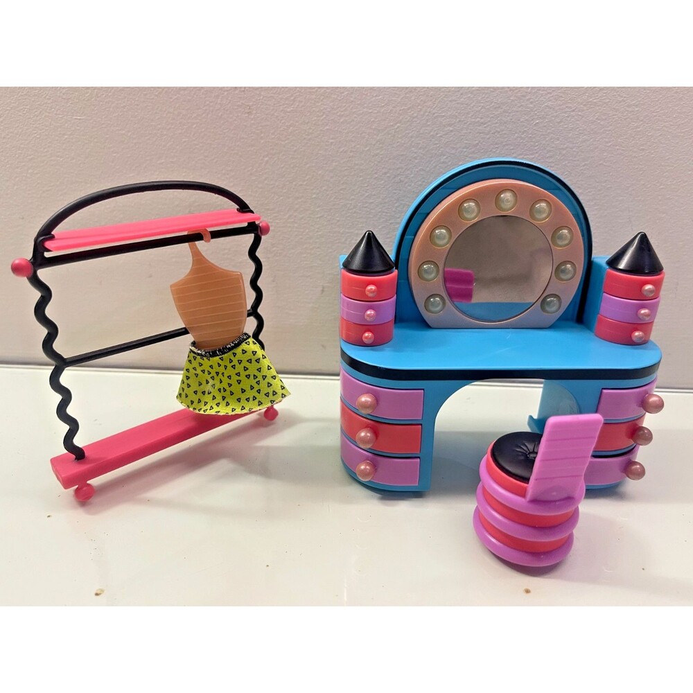 Lol Surprise OMG Doll House Furniture Makeup Vanity Table & Hanger accessories